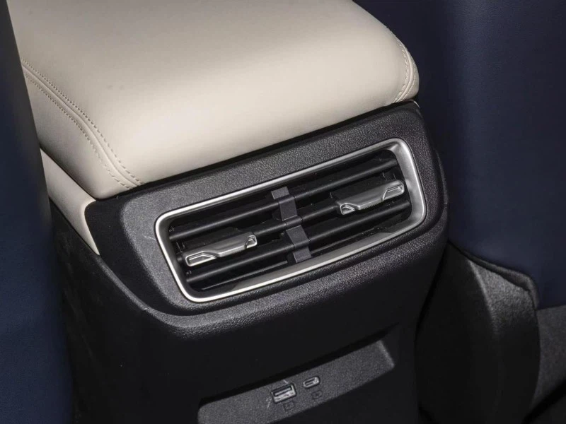 BYD QIN L EV INTERIOR 5 BYD QIN L EV INTERIOR 5